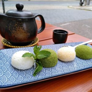 05/07/25 de 14h30 à 16h : Atelier de pâtisserie japonaise : confection de mochi