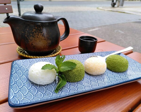 05/07/25 de 14h30 à 16h : Atelier de pâtisserie japonaise : confection de mochi